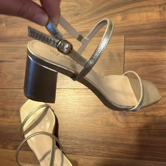 Sandals - Picture 4 of 4